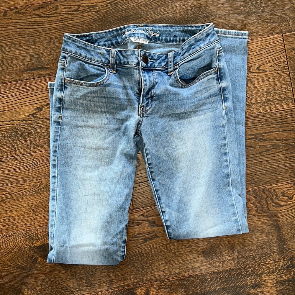 American Eagle light blue jeans